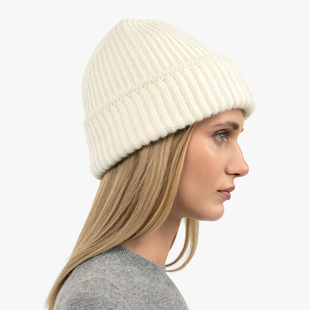 FlexSatin™ Cap – Smooth Satin Interior Flexing